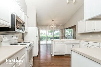 7482 Pierside Dr in O'Fallon, MO - Foto de edificio - Building Photo