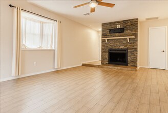 2379 Briarwest Blvd in Houston, TX - Building Photo - Building Photo