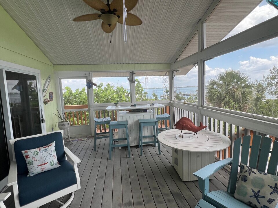 9006 Seagrape Ln in Placida, FL - Building Photo
