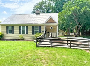 1429 Lyon Ct in Charlotte, NC - Building Photo - Building Photo