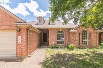 800 Mountain Ridge Dr in Leander, TX - Building Photo - Building Photo
