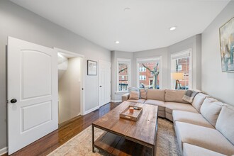 3841 W School St, Unit 1 in Chicago, IL - Building Photo - Building Photo