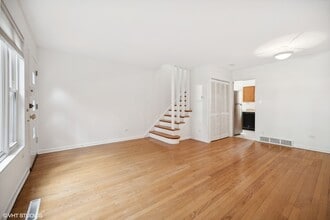 524 Poplar Dr in Wilmette, IL - Building Photo - Building Photo