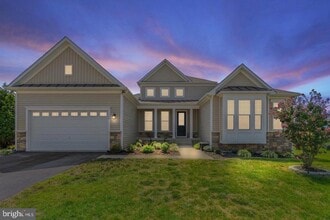 18 Courier Dr in Charles Town, WV - Building Photo - Building Photo