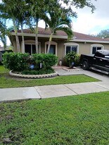 216 SW 15th Rd in Homestead, FL - Building Photo