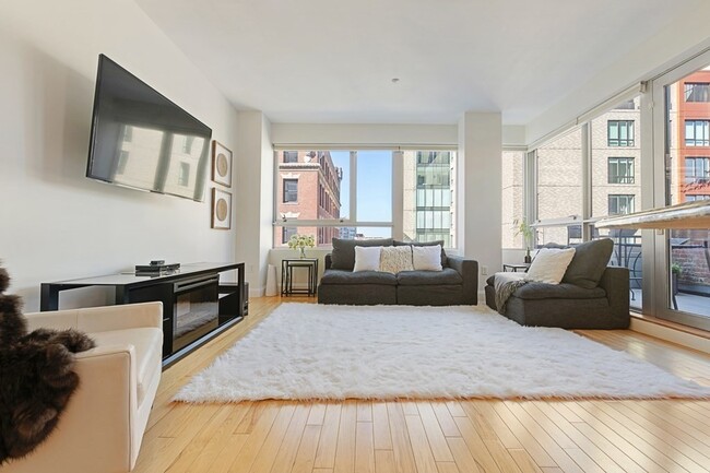 88 Broad St, Unit 7E in Boston, MA - Building Photo - Building Photo