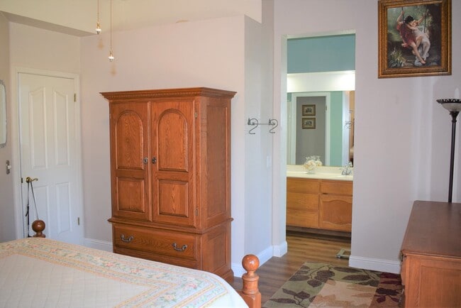 property at 9354 Carrolton Pl