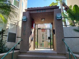 5420 Sylmar Ave, Unit 113 in Van Nuys, CA - Building Photo