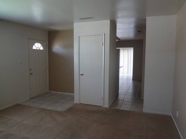 3054 La Rue Way in Rancho Cordova, CA - Building Photo - Building Photo