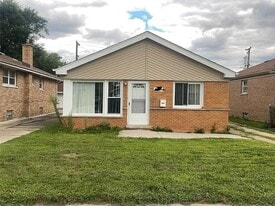315 Oglesby Ave in Calumet City, IL - Building Photo