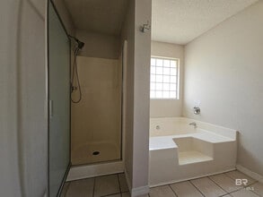 28262 Turkey Branch Dr in Daphne, AL - Foto de edificio - Building Photo