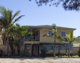 1239 Hornblend St in San Diego, CA - Building Photo - Building Photo