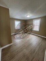 16 Western Ave in Waterville, ME - Building Photo