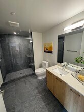 224 NW 31st St, Unit A in Miami, FL - Foto de edificio - Building Photo