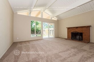 10208 La Presa Way in Rancho Cordova, CA - Foto de edificio - Building Photo