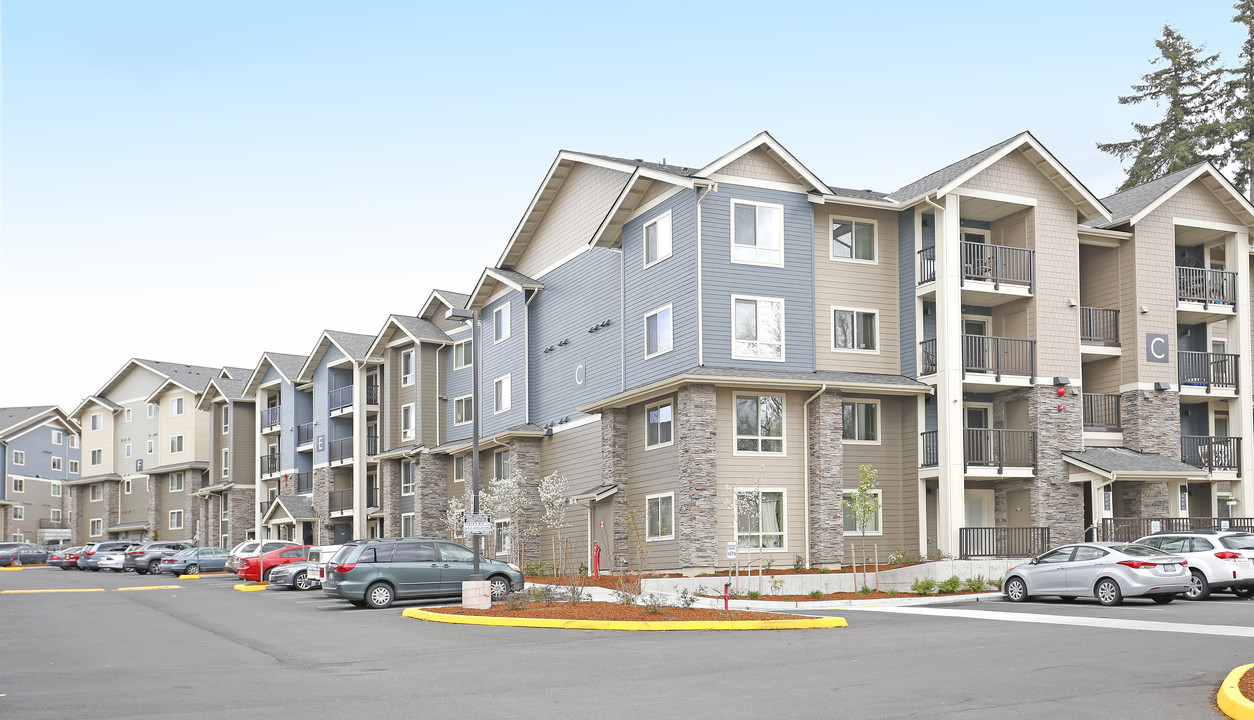 Promenade Apartments in Auburn, WA - Building Photo