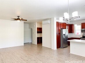 550 Kamaaha Ave in Kapolei, HI - Building Photo - Building Photo