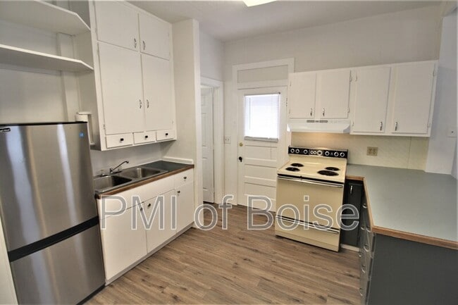 property at 317 E Bannock St