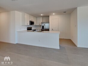 328 Pacific Waters in Seguin, TX - Foto de edificio - Building Photo