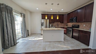 2 Masters Blvd in Piscataway, NJ - Building Photo - Building Photo