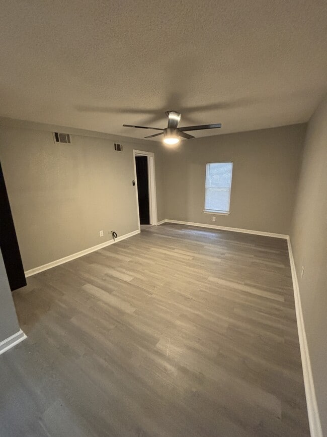 2303 E 81 St in Kansas City, MO - Building Photo - Building Photo