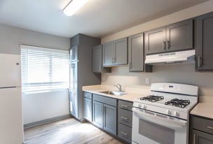 Arbor Square Apartments in Lompoc, CA - Building Photo