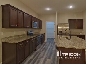 15611 Merlin Ave in Mascotte, FL - Building Photo - Building Photo