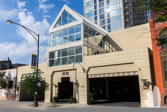 property at 1212 N La Salle Dr