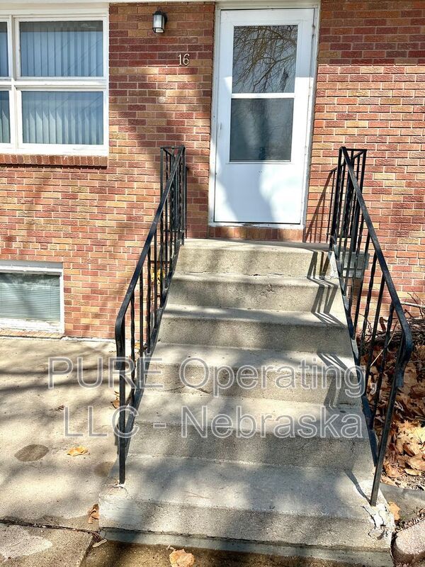 property at 2205 Lindyview Rd