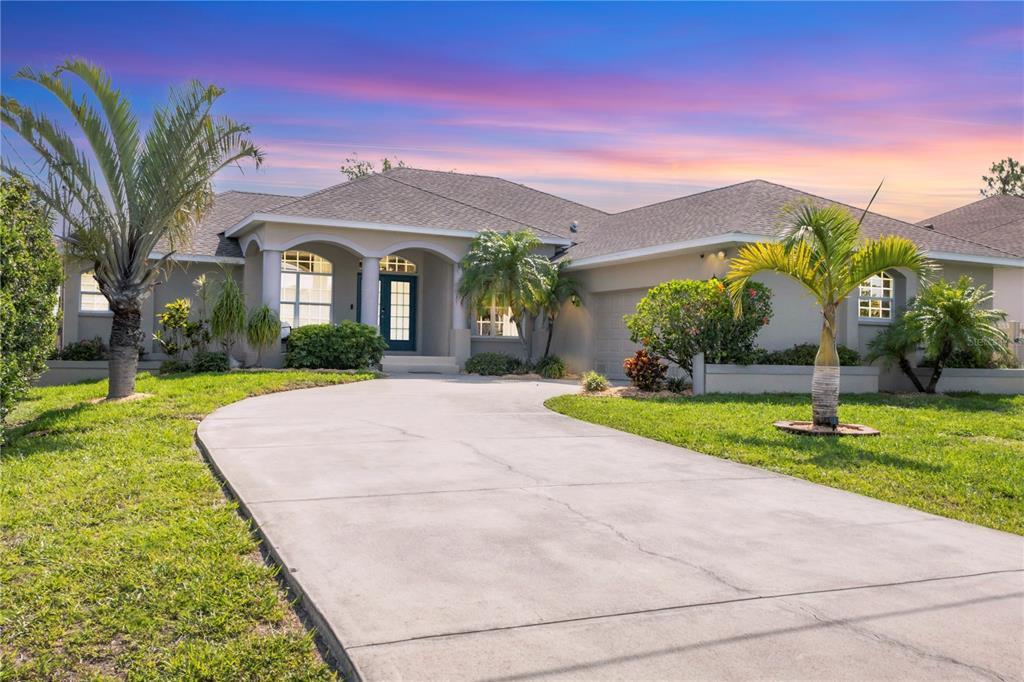 39 Pine Valley Ct in Rotonda West, FL - Building Photo