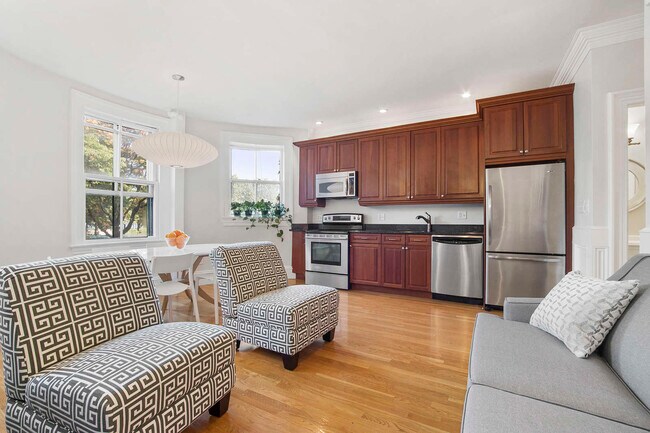244 Beacon St, Unit #1B in Boston, MA - Foto de edificio - Building Photo