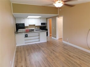 454 7th Pl in Vero Beach, FL - Foto de edificio - Building Photo