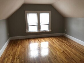 122 Calumet St, Unit 3 in Boston, MA - Foto de edificio - Building Photo