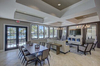 5426 Tripoli Dr in Palmetto, FL - Foto de edificio - Building Photo