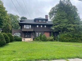 64 Grand Ave, Unit 3 in Middletown, NY - Building Photo