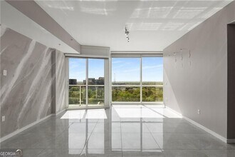 3325 Piedmont Rd NE in Atlanta, GA - Building Photo - Building Photo