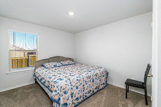 417 Destin Dr in Fort Worth, TX - Foto de edificio - Building Photo