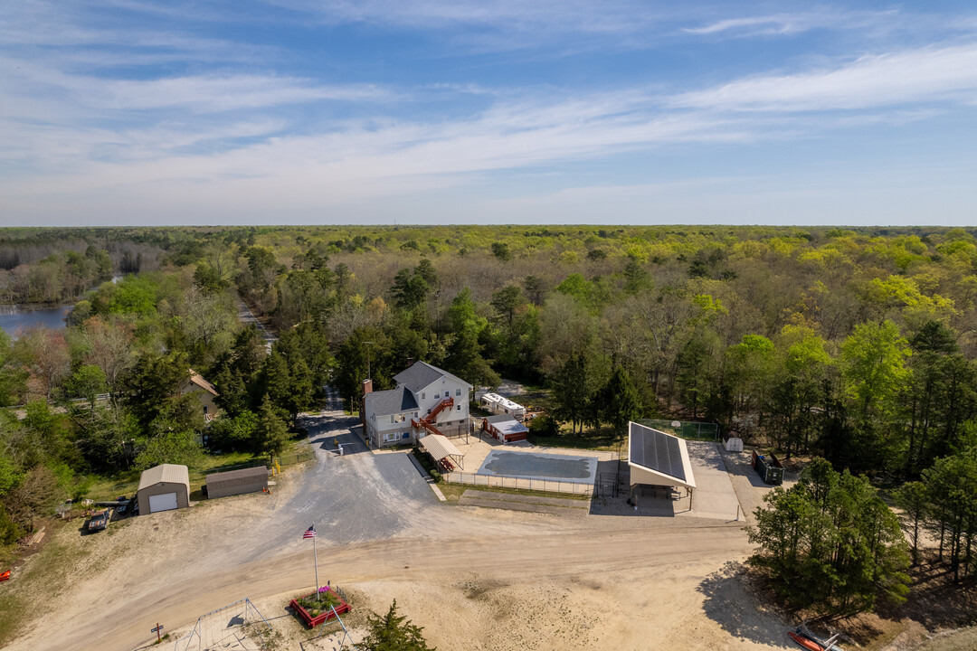 103 Cumberland Ave in Estell Manor, NJ - Building Photo