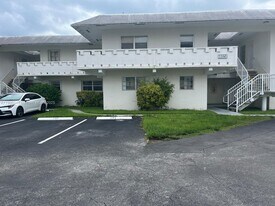 7330 SW 82nd St in Miami, FL - Building Photo