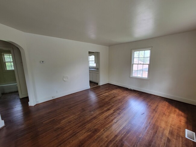2209 Hunter St in Greensboro, NC - Building Photo - Building Photo