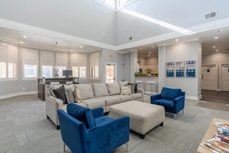 Woodridge Apartments in Dallas, TX - Building Photo - Interior Photo