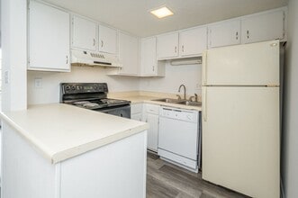 The Cliffs in Birmingham, AL - Building Photo - Interior Photo