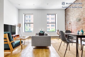 110 W 79th St in New York, NY - Foto de edificio - Building Photo