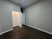 3501 W Armitage Ave, Unit M3 in Chicago, IL - Building Photo - Building Photo