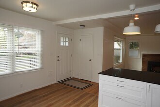 3546 SE 60th Ave in Portland, OR - Building Photo - Building Photo
