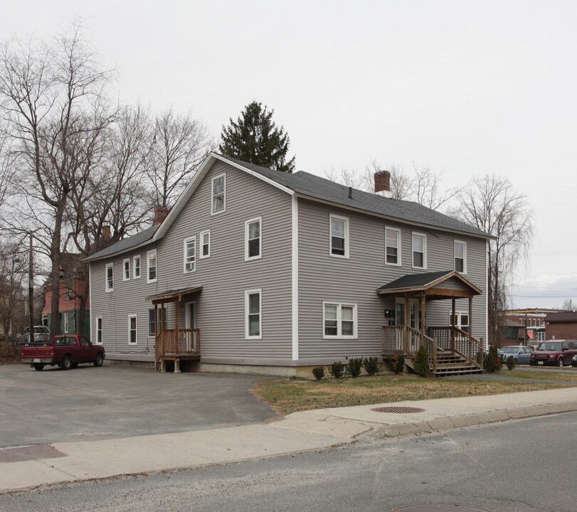 20 Pomeroy Ave in Pittsfield, MA - Building Photo