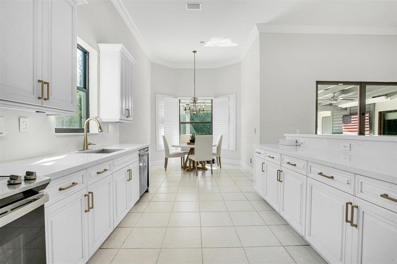 10918 NW 56th Ct in Coral Springs, FL - Building Photo