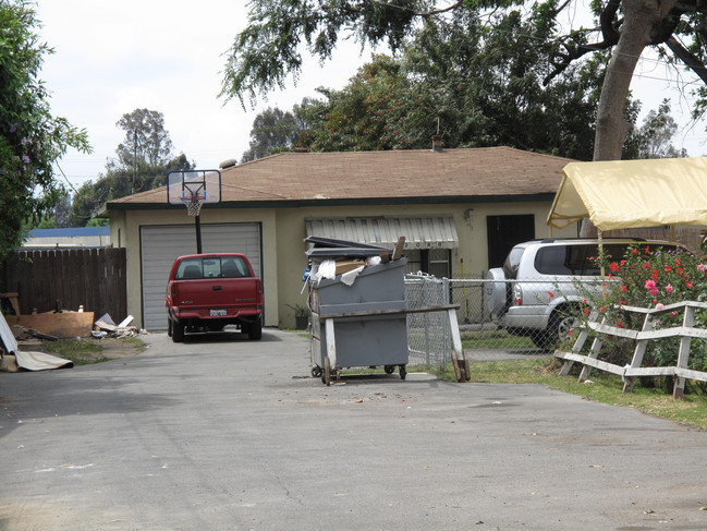 12042 Ferris Rd in El Monte, CA - Building Photo - Building Photo