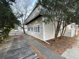 520 S Main St in Wauconda, IL - Building Photo