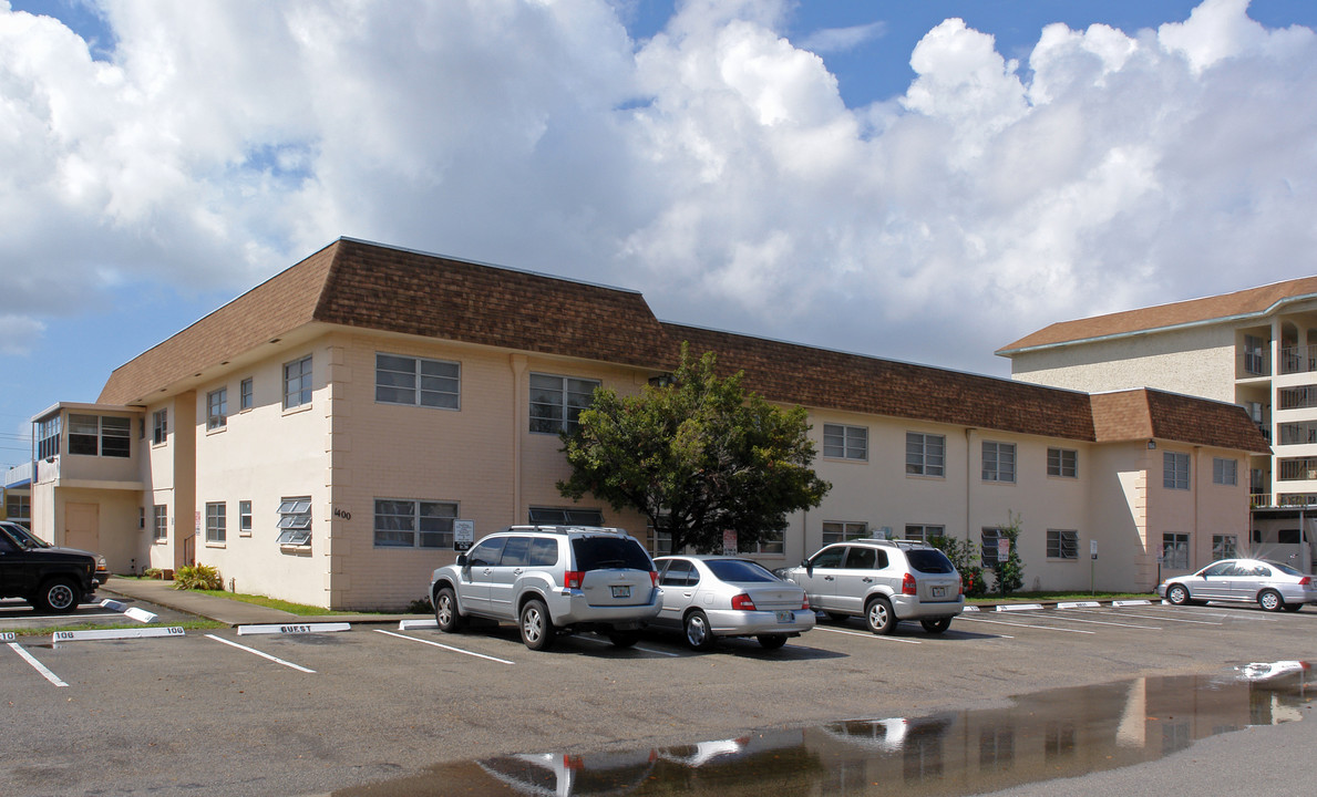 1400 NE 50th Ct in Oakland Park, FL - Foto de edificio